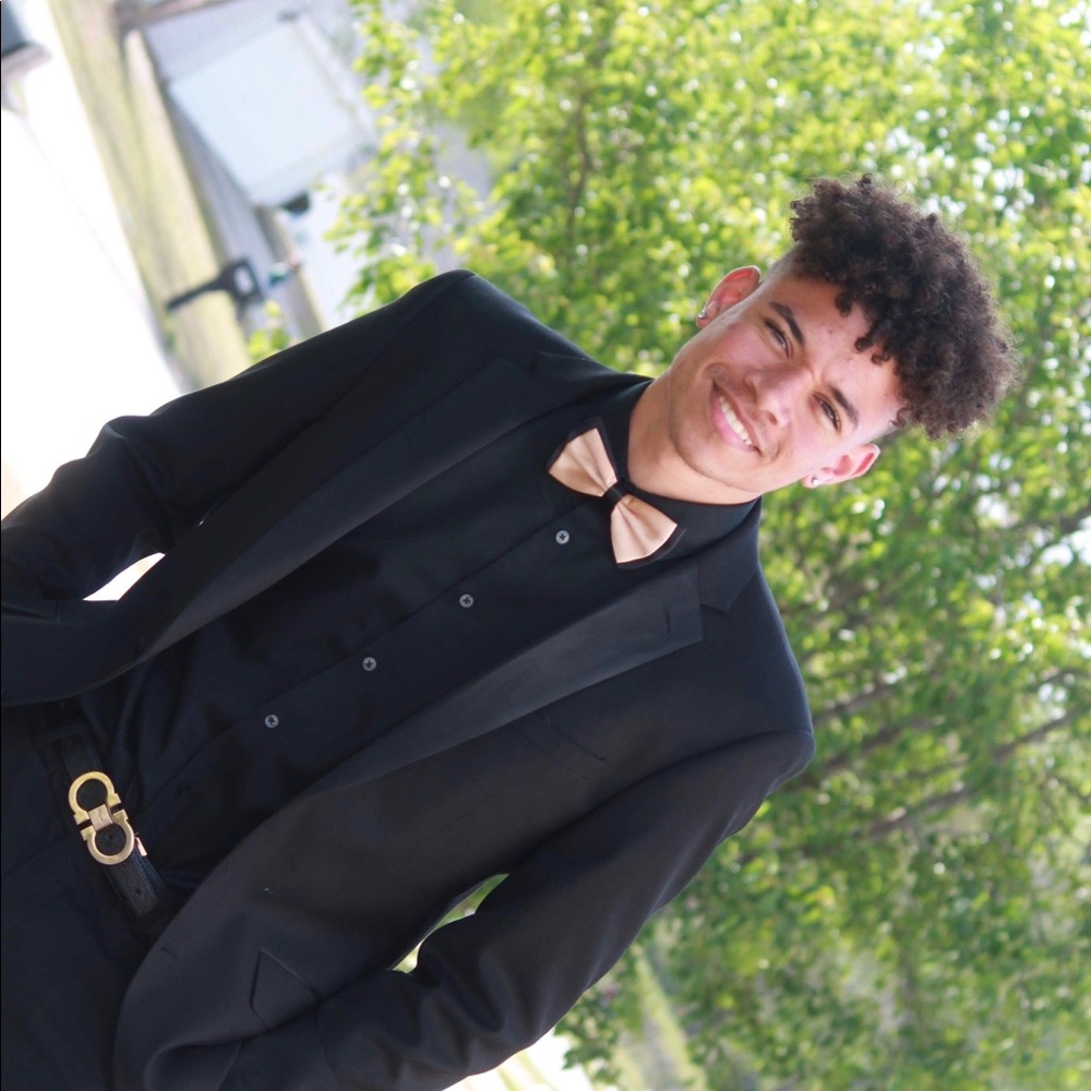 Meet your Posher, Justin